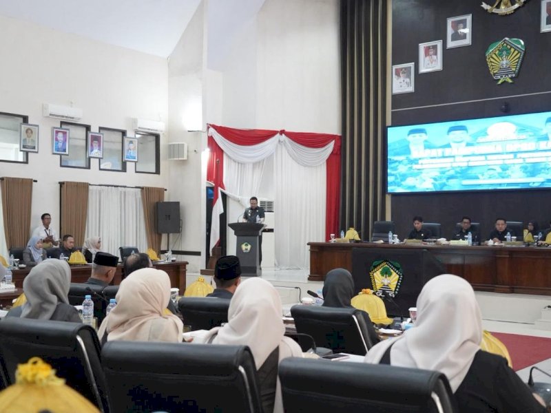 Wakil Bupati Gowa, Darmawangsyah Muin, saat menghadiri Rapat Paripurna DPRD Kabupaten Gowa, Rabu (22/7/2026). @Jejakfakta/dok. Humas Pemkab Gowa