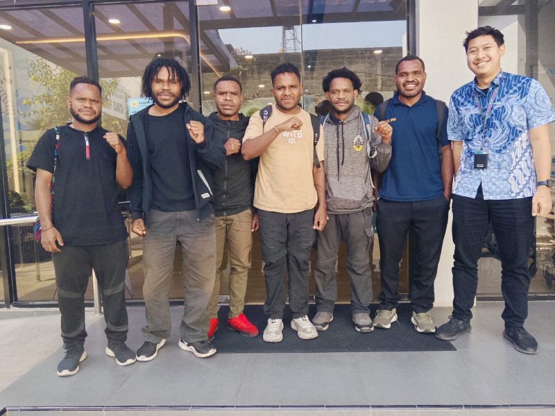 Front Gerakan Pelajar Mahasiswa Intan Jaya Se-Indonesia (GPMI-I) bersama Front Anti Militerisme dan Investasi secara resmi menyampaikan pengaduan kepada Komisi Nasional Hak Asasi Manusia (Komnas HAM RI) terkait situasi kemanusiaan di Kabupaten Intan Jaya, Papua Tengah,  Jumat (24/7/2026). @Jejakfakta/Ist.