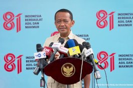 Presiden Prabowo Panggil Menteri Bahlil, Bahas PLTS 100 GW, Stok BBM Aman, dan Harga Subsidi Tetap