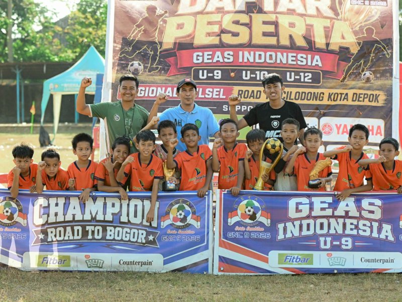 Tim junior binaan Bank Sulselbar Football Club (Bank Sulselbar FC) U-10 berhasil meraih gelar juara pada Turnamen GEAS Indonesia National Championship (GNC) Seri 9 Wilayah Sulawesi Selatan Tahun 2026. Pada partai final yang berlangsung di Lapangan Kompleks AU Panaikang, Makassar, Minggu (19/7/2026). @Jejakfakta/dok. Ist,