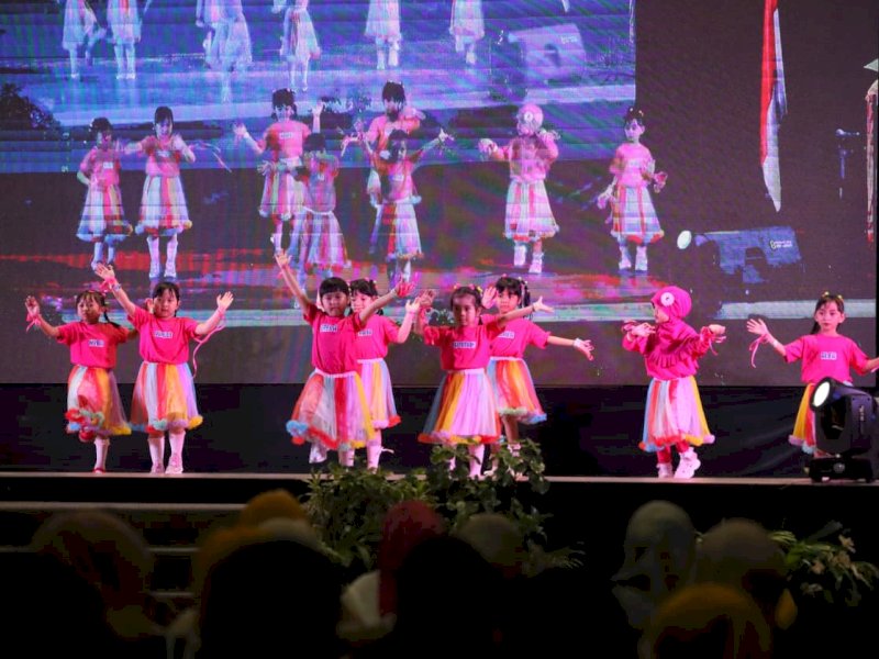Sebanyak 600 anak dari berbagai taman kanak-kanak (TK) di Kota Makassar memeriahkan Peringatan Hari Anak Nasional (HAN) 2026 dengan menampilkan beragam pertunjukan seni di Balai Manunggal, Rabu (29/7/2026). @Jejakfakta/dok. Humas Pemkot Makassar