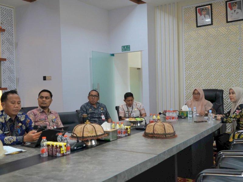 Wakil Bupati Luwu Timur, Puspawati Husler, saat mengikuti secara virtual Raker dan RDPU Komisi II DPR RI yang membahas reformulasi kebijakan fiskal daerah, di Ruang Rapat Bupati Luwu Timur, Malili, Kamis (30/7/2026). @Jejakfakta/dok. Humas Pemkab Lutim