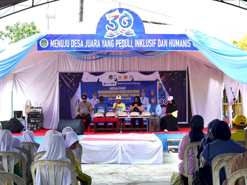 Wakil Bupati Luwu Timur, Puspawati Husler, saat membuka Sosialisasi Perlindungan Anak Terpadu Berbasis Masyarakat (PATBM) dan Parenting Anak di Lapangan Birawa, Desa Balantang, Sabtu (1/8/2026). @Jejakfakta/dok. Humas Pemkab Lutim