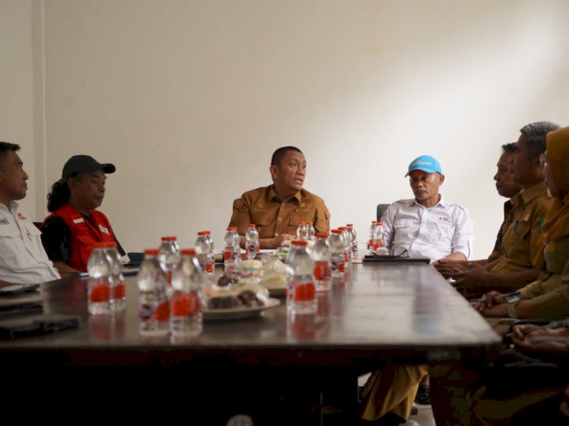 Ketua PMI Luwu Timur, Irwan Bachri Syam, saat memimpin rapat   di Markas PMI Luwu Timur, Malili, Selasa (28/7/2026). @Jejakfakta/dok. Humas Pemkab Lutim
