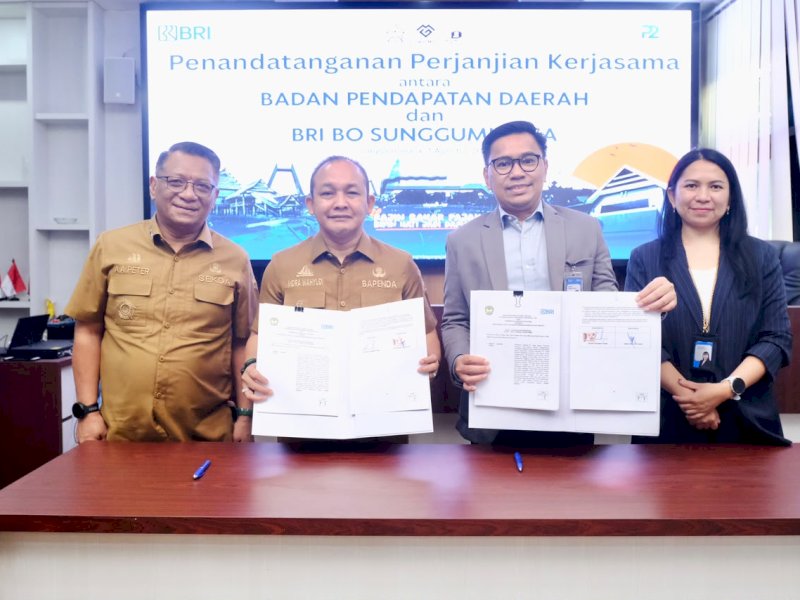 Pemkab Gowa melalui Badan Pendapatan Daerah (Bapenda) bersama PT Bank Rakyat Indonesia (Persero) Tbk menandatangani Perjanjian Kerja Sama (PKS) tentang Jasa Layanan Perbankan Berupa API (BRIAPI) di Ruang Rapat Kantor Bapenda Kabupaten Gowa, Senin (3/8/2026). @Jejakfakta/dok. Humas Pemkab Gowa