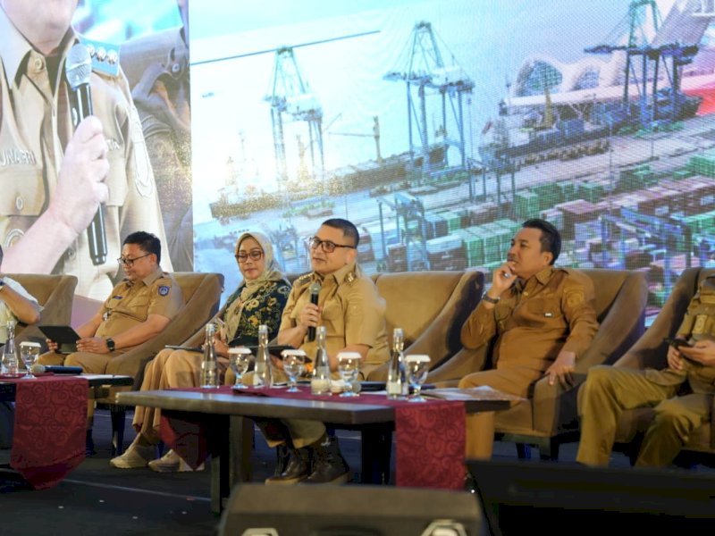 Wali Kota Makassar, Munafri Arifuddin, saat menjadi pembicara dalam Business Investment Forum yang digelar di Hotel Claro Makassar, Senin (3/8/2026).  @Jejakfakta/dok. Humas Pemkot Makassar