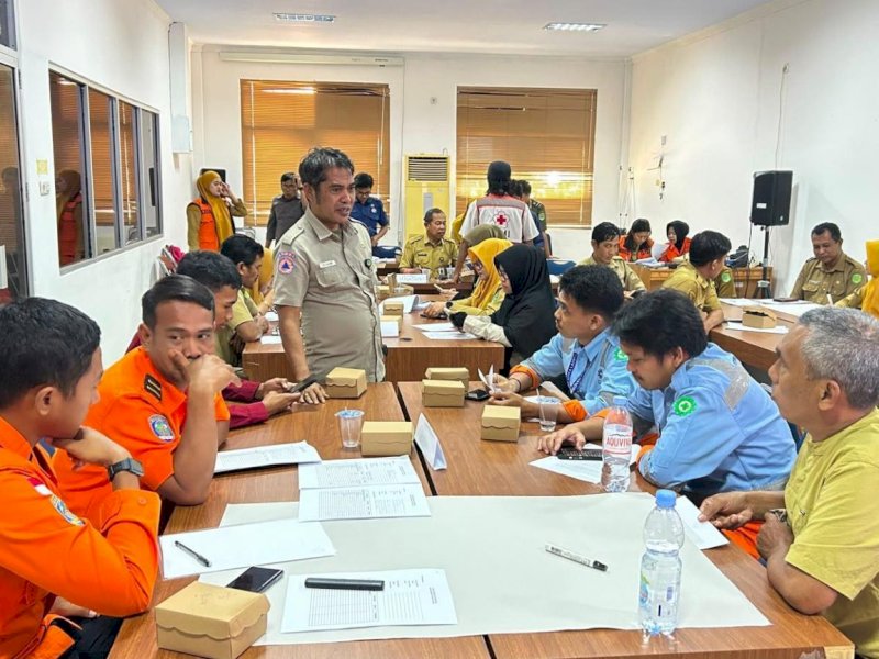 BPBD Kabupaten Luwu Timur terus memperkuat kesiapsiagaan menghadapi potensi bencana hidrometeorologi, melalui Lokakarya dan Focus Group Discussion (FGD) yang digelar di Aula Media Centre Dinas Kominfo-SP, Selasa (4/8/2026). @Jejakfakta/dok. Ist.