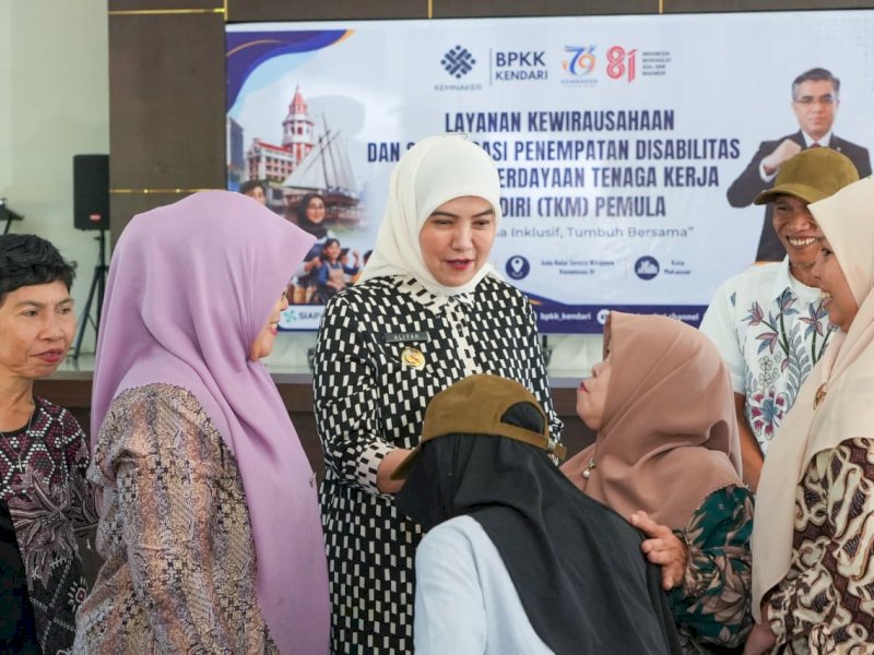 Wakil Wali Kota Makassar, Aliyah Mustika Ilham, saat menghadiri kegiatan Layanan Kewirausahaan, Sosialisasi Penempatan Disabilitas, dan Pemberdayaan Tenaga Kerja Mandiri Pemula (TKMP) yang digelar Balai Perluasan Kesempatan Kerja (BPKK) Kendari Kementerian Ketenagakerjaan RI di Aula Balai Sentra Wirajaya Kementerian Sosial RI, Jalan A.P. Pettarani, Makassar, Jumat (7/8/2026). @Jejakfakta/dok. Humas Pemkot Makassar