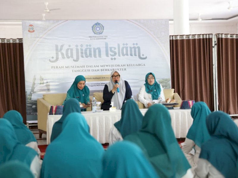 Tim Penggerak (TP) PKK Kota Makassar melalui kajian Islam bertema &ldquo;Peran Muslimah dalam Mewujudkan Keluarga Tangguh dan Berkarakter&rdquo; yang digelar di Masjid Agung 45 Makassar, Jumat (7/8/2026). @Jejakfakta/dok. Humas Pemkot Makassar