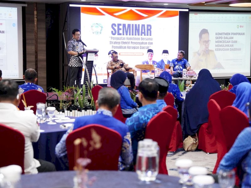 Wakil Bupati Gowa, Darmawangsyah Muin, saat membuka Seminar &ldquo;Penguatan Komitmen Bersama: Strategi Efektif Pencegahan dan Pemulihan Kerugian Daerah&rdquo; yang diselenggarakan Inspektorat Daerah Kabupaten Gowa di Hotel Mercure Makassar, Jumat (7/8/2026). @Jejakfakta/dok. Humas Pemkab Gowa