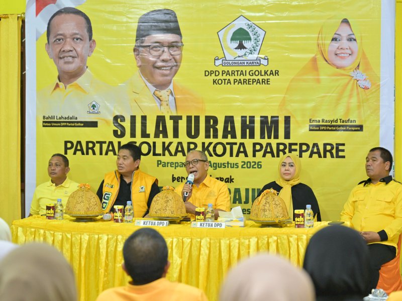 IAS saat mengunjungi Sekretariat DPD Partai Golkar Parepare dan bertemu dengan para pimpinan kecamatan serta kader, Senin (10/8/2026). @jejakfaktacom/Reza
