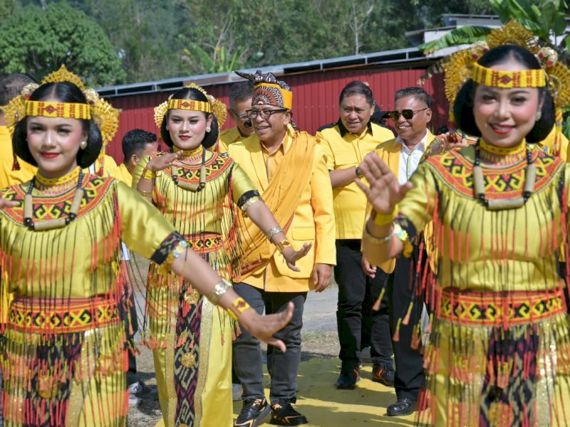 Ketua DPD Partai Golkar Toraja Utara, Johannes Bassang, saat menerima roadshow Ketua DPD Partai Golkar Sulawesi Selatan, Ilham Arief Sirajuddin (IAS), dalam agenda konsolidasi partai di Toraja Utara, Rabu (12/8/2026). @Jejakfakta/dok. Ist