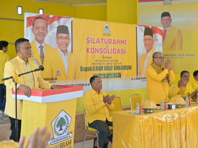Ketua DPD Partai Golkar Kabupaten Wajo, dr. Baso Rahmanuddin, saat menyambut kedatangan Ketua DPD Partai Golkar Sulsel IAS di Wajo, Jumat (14/8/2026). @Jejakfakta/dok. Ist.