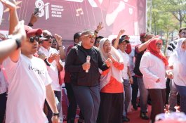 Porseni HUT ke-81 RI di Balai Kota Makassar: Munafri Tekankan Kekompakan ASN dan Peduli Sampah