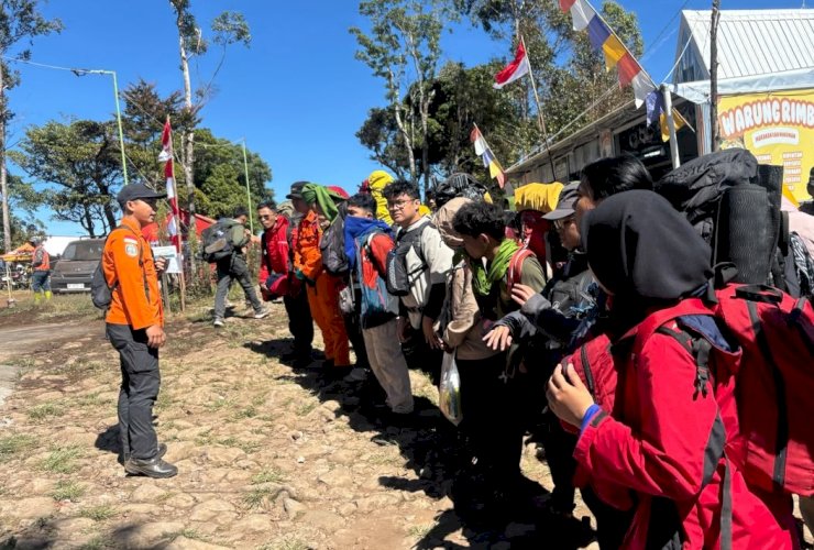 2.557 Pendaki Serbu Bawakaraeng untuk Kibarkan Merah Putih, 211 Personel SAR Disiagakan