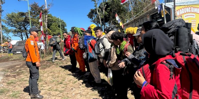 2.557 Pendaki Serbu Bawakaraeng untuk Kibarkan Merah Putih, 211 Personel SAR Disiagakan