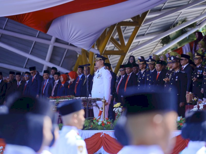 Bupati Pangkep Muhammad Yusran Lalogau, bertindak sebagai inspektur upacara peringatan HUT ke-81 RI di Kabupaten Pangkep, Senin (17/8/2026). @jejakfaktacom/Humas Pemda Pangkep
