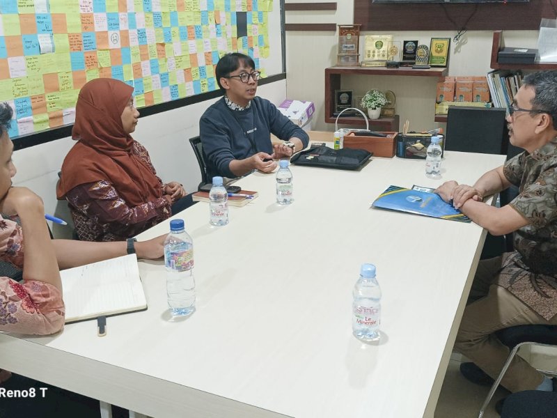 Plt Direktur Utama Perumda Air Minum Kota Makassar, Andi Syahrum,  saat melakukan pemaparan dan koordinasi di Kantor Pusat Fasilitasi Infrastruktur Daerah, Sekretariat Jenderal Kementerian PU RI, Jakarta, Jumat (21/8/2026). @Jejakfakta/dok. Humas PDAM Makassar