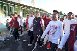 Munafri Jalan Sehat Bersama Warga Maccini Sombala, Ingatkan Pilah Sampah dan Waspada Kemarau