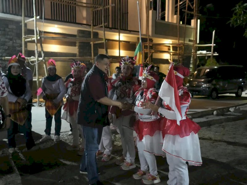 Wali Kota Makassar, Munafri Arifuddin, saat menghadiri malam ramah tamah dalam rangka memperingati Hari Ulang Tahun (HUT) ke-81 Kemerdekaan Republik Indonesia yang digelar warga RW 1, RW 2, dan RW 3 Telkomas, Kelurahan Berua, Kecamatan Biringkanaya, Sabtu (22/8/2026) malam. @Jejakfakta/dok. Humas Pemkot Makassar