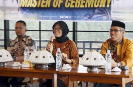 Kadis Kominfo-SP Bekali Pengurus PKK dan Aparat Desa Balantang Keterampilan Public Speaking