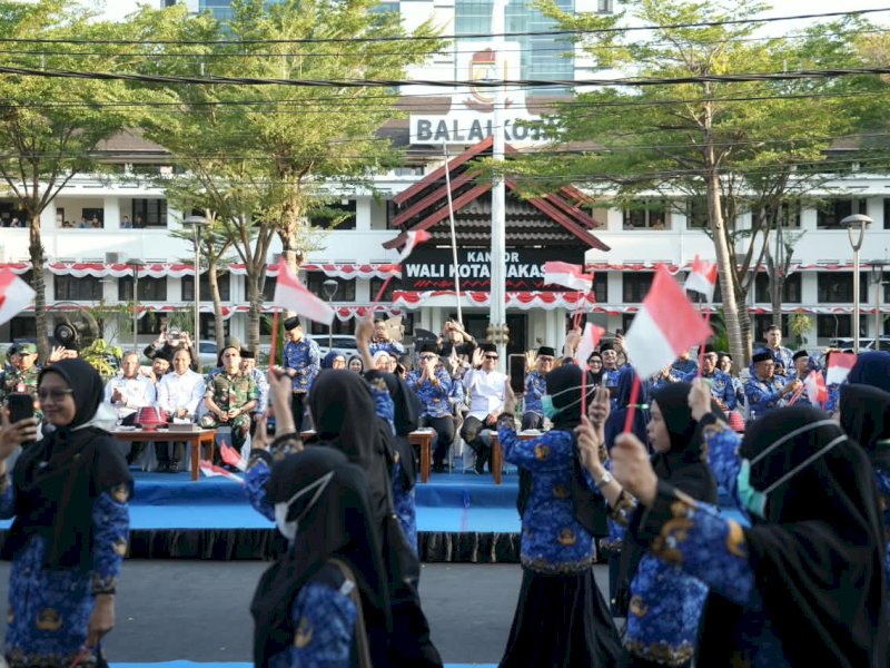 1.157 peserta yang tergabung dalam 117 kafilah dari 38 provinsi serta perwakilan 79 kementerian dan lembaga mengikuti Defile Kafilah dalam rangka Musabaqah Tilawatil Qur&rsquo;an (MTQ) VIII KORPRI Tingkat Nasional Tahun 2026 di Kota Makassar, Sulawesi Selatan, Senin (24/8/2026). @Jejakfakta/dok. Humas Pemkot Makassar