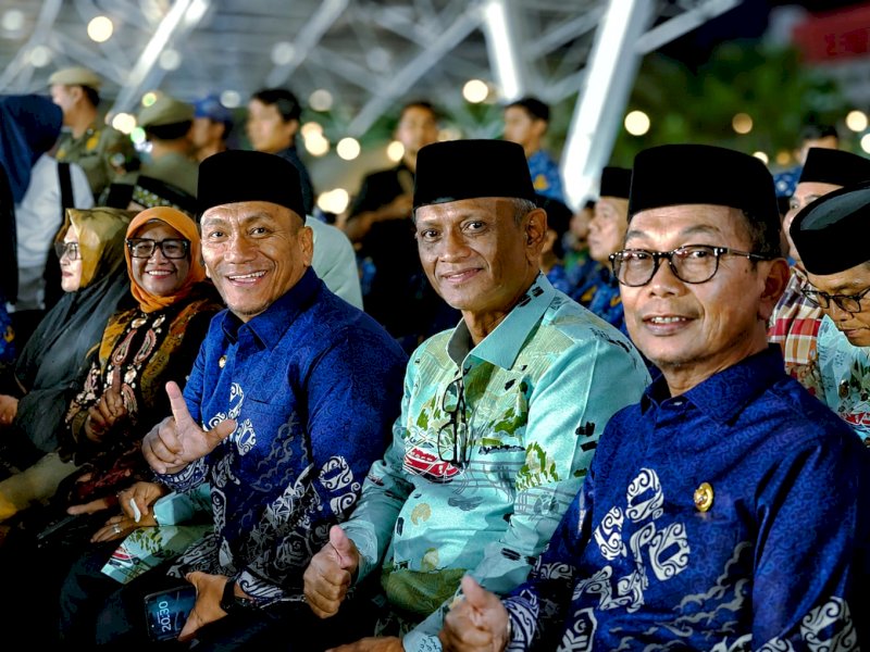Bupati Luwu Timur, Irwan Bachri Syam, saat menghadiri pembukaan Musabaqah Tilawatil Qur&rsquo;an (MTQ) VIII KORPRI Tingkat Nasional Tahun 2026 di Lapangan Karebosi, Kota Makassar, Senin malam (24/8/2026). @Jejakfakta/dok. Humas Pemkab Lutim