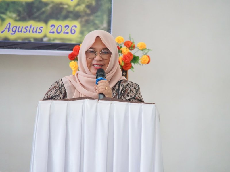 Wakil Bupati Luwu Timur, Puspawati Husler, saat menghadiri pelaksanaan Ibadah Pembukaan Persidangan IV Persekutuan Kaum Bapak Gereja Toraja (PKBGT) Klasis Malili yang berlangsung di Gereja Toraja Jemaat Wasuponda, Senin (24/8/2026). @Jejakfakta/dok. Humas Pemkab Lutim