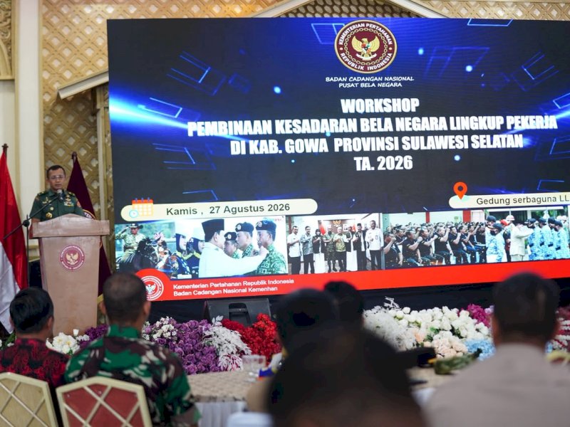 Kepala Badan Cadangan Nasional, Letnan Jenderal TNI Gabriel Lema, S.Sos., yang dibacakan oleh Kepala Pusat Bela Negara Bacadnas Kemhan RI, Brigjen TNI Parluhutan Marpaung, S.IP., M.Han saat memberikan sambutan pada Workshop Pembinaan Kesadaran Bela Negara (PKBN) Lingkup Pekerjaan di Kabupaten Gowa, Provinsi Sulawesi Selatan, Tahun Anggaran 2026 di Gedung Serbaguna LL, Kamis (27/8/2026). @Jejakfakta/dok. Humas Pemkab Gowa