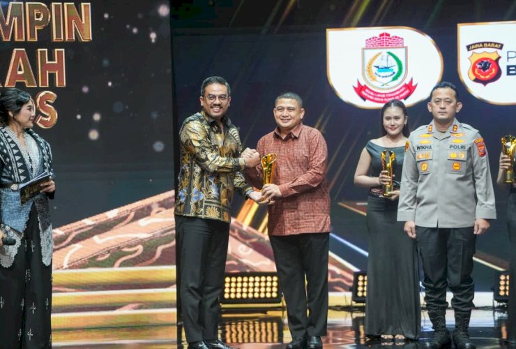 Layanan Publik Digital Antar Wali Kota Appi Raih Penghargaan Pemimpin Daerah Award 2026