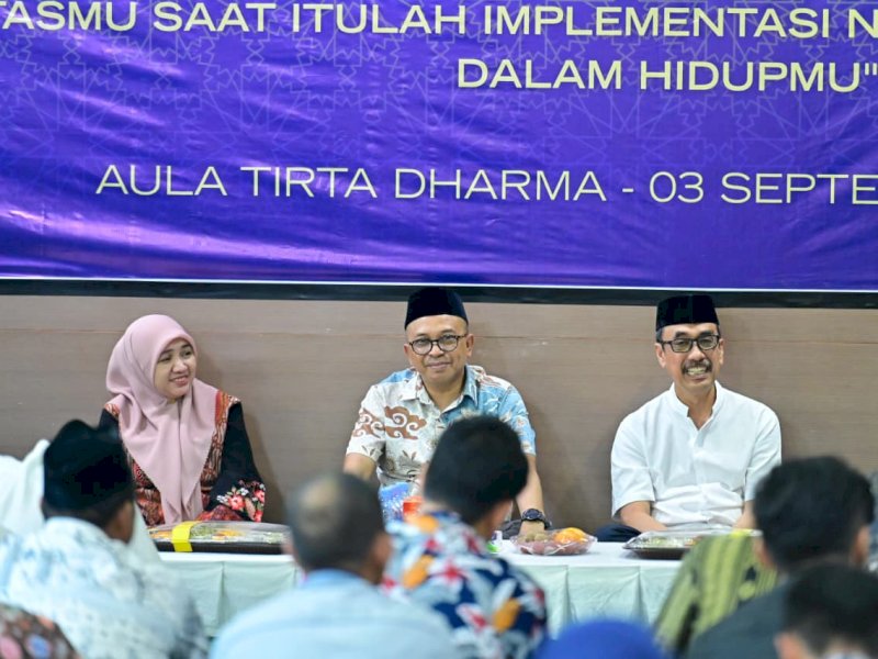  Plt Direktur Utama Perumda Air Minum Kota Makassar Andi Syahrum, Plt Direktur Keuangan Wirda Fauzah Madjid, Plt Direktur Umum Andi Taufiq Aris, Ketua PERISMPAM Syahriati, saat menghadiri peringatan Maulid Nabi Muhammad SAW di Aula Tirta Dharma Perumda Air Minum Kota Makassar, Kamis (3/9/2026). @Jejakfakta/dok. Humas PDAM