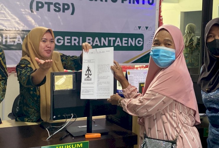 Warga Gugat Smelter KIBA, Klaim Polusi Udara Ganggu Kesehatan hingga Rusak Rumah