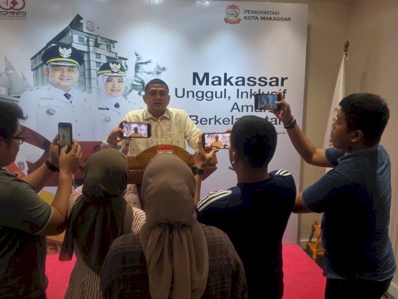 Wali Kota Makassar, Munafri Arifuddin, memberikan keterangan pers usai mengikuti rapat koordinasi terkait ekspose desain pedestrian Kota Makassar di Kantor Balai Kota Makassar, Kamis (3/9/2026). @Jejakfakta/dok. Humas Pemkot Makassar