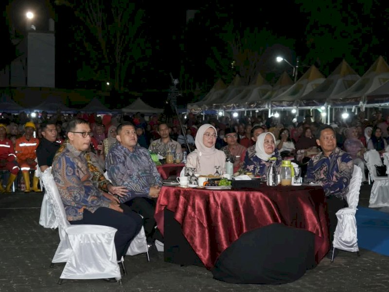 Wali Kota Makassar, Munafri Arifuddin, saat menghadiri Pesta Rakyat Kecamatan Biringkanaya, Sabtu (5/9/2026) malam. @Jejakfakta/dok. Humas Pemkot Makassar