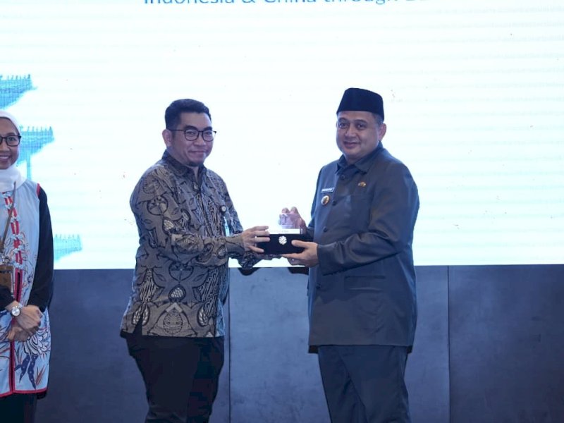 Wali Kota Makassar Munafri Arifuddin, saat menghadiri dan memaparkan sejumlah potensi strategis Kota Makassar dalam kegiatan Business Connection Indonesia-China 2026 yang digelar Bank Sulselbar di Hotel The Rinra Makassar, Selasa (8/9/2026). @Jejakfakta/dok. Humas Pemkot Makassar