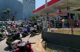 Pertamina Bantah BBM Langka di Makassar, Antrean Dipicu Kepanikan Warga Imbas Pemadaman Listrik