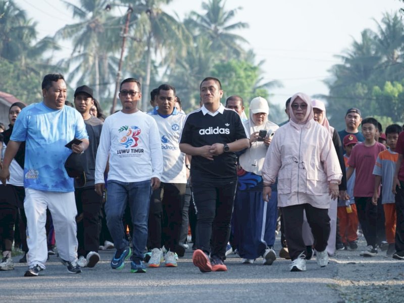 Bupati Luwu Timur Irwan Bachri Syam bersama Wakil Bupati Luwu Timur Hj. Puspawati Husler, Anggota DPRD Luwu Timur Muhammad Iwan, serta para kepala OPD turut hadir dan mengikuti langsung rangkaian kegiatan SSJ bersama masyarakat, di Lapangan Kecamatan Angkona, Sabtu (12/9/2026). @Jejakfakta/dok. Humas Pemkab Lutim
