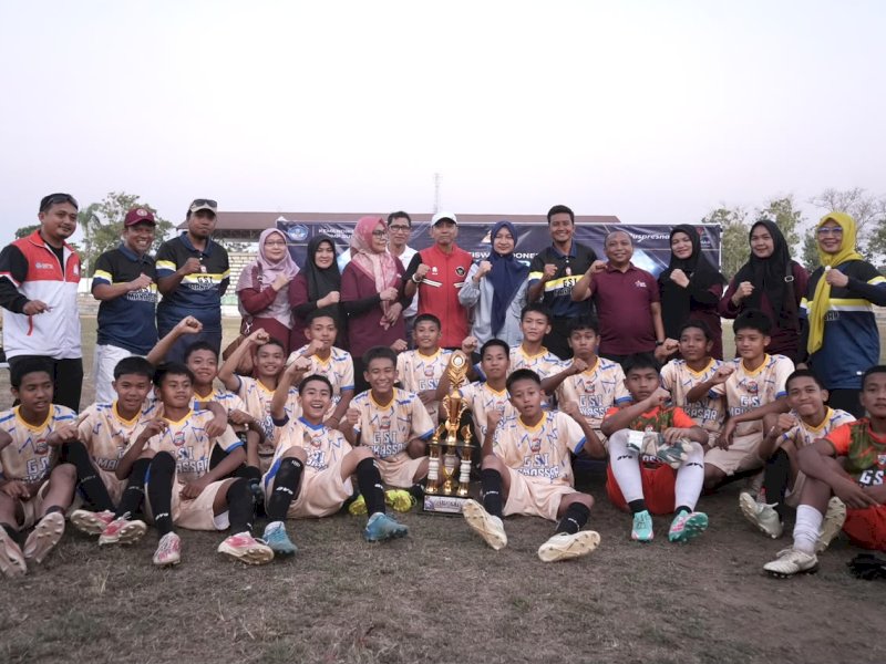 Dua tim sekaligus, yakni Gala Siswa Indonesia (GSI) putra dan putri Kota Makassar, berhasil menjadi juara pada ajang GSI Tingkat Provinsi Sulawesi Selatan 2026, di Lapangan Olahraga FIKK Universitas Negeri Makassar (UNM), Makassar, Minggu (13/9/2026) sore. @Jejakfakta/dok. Humas Pemkot Makassar
