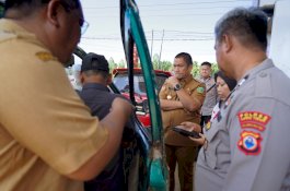 Pantau SPBU Ussu-Malili, Bupati Luwu Timur Tegaskan Tak Ada Toleransi Pelanggaran Ganjil Genap