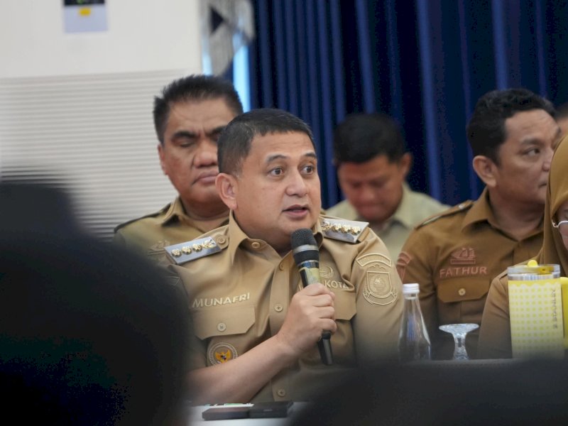 Wali Kota Makassar, Munafri Arifuddin, saat mengikuti Rapat Monitoring dan Evaluasi Penyaluran BBM Bersubsidi pada SPBU se-Sulawesi Selatan di Baruga Asta Cita Rumah Jabatan Gubernur Sulsel, Senin (14/9/2026). @Jejakfakta/dok. Humas Pemkot Makassar