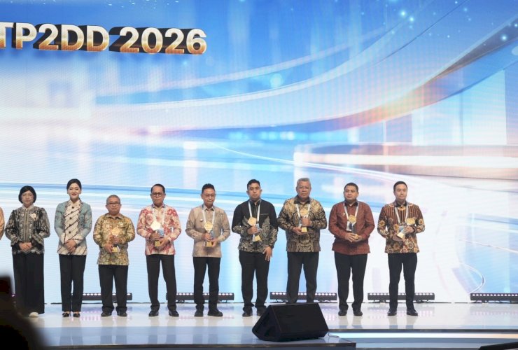 Transformasi Digital Makassar Berbuah Penghargaan TP2DD Terbaik 2026