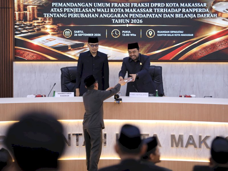 Penyerahan laporan usai Pemandangan Umum Fraksi PKS atas Penyampaian Nota Keuangan dan Rancangan Peraturan Daerah Kota Makassar tentang Perubahan APBD Tahun Anggaran 2026 di Balai Kota Makassar, Sabtu (26/9/2026). @Jejakfakta/dok. IST.