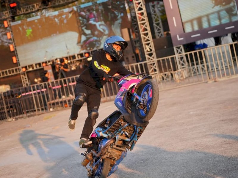 Makassar Bikers Day Fest 2026 resmi dibuka di area parkir Phinisi Point Mall, Sabtu (26/9/2026), menghadirkan ruang pertemuan bagi para bikers, komunitas otomotif, dan masyarakat. @Jejakfakta/dok. Humas Dispar Makassar