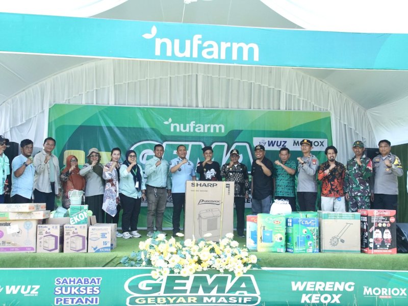 Bupati Luwu Timur, Irwan Bachri Syam, saat menghadiri Gebyar Massive 1000 Petani yang digelar PT Nufarm Indonesia di Lapangan Desa Lambara, Kecamatan Burau, Kamis (27/8/2026). @Jejakfakta/dok. IST.