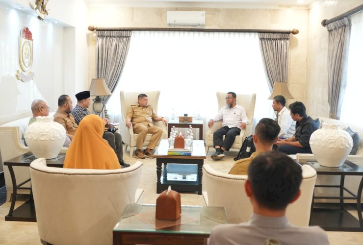 Sampah Jadi Pakan, Pemkot Makassar dan Unhas Bangun Ekosistem Maggot-Ayam Alope