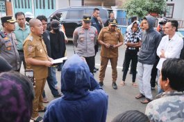 Dua Titik Jalan Diblokir Warga, Bupati Irwan Turun Langsung Buka Ruang Mediasi