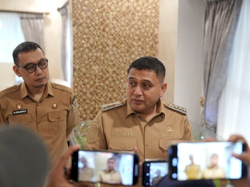 Wali Kota Makassar, Munafri Arifuddin, saat menerima audiensi PT Prolink Intidata Nusantara terkait teknologi pengolahan air laut menjadi air minum di Rumah Jabatan Wali Kota Makassar, Selasa (29/9/2026). @Jejakfakta/dok. Humas Pemkot Makassar