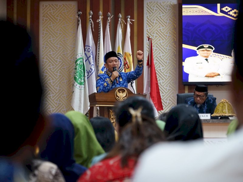Bupati Luwu Timur, Irwan Bachri Syam, saat menghadiri Focus Group Discussion (FGD) FKUB Kabupaten Luwu Timur yang mengusung tema &ldquo;Jaga Luwu Timur Berkemajuan dan Sejahtera&rdquo; di Aula Sasana Praja Kantor Bupati Luwu Timur, Kamis (1/10/2026). @Jejakfakta/dok. Humas Pemkab Lutim