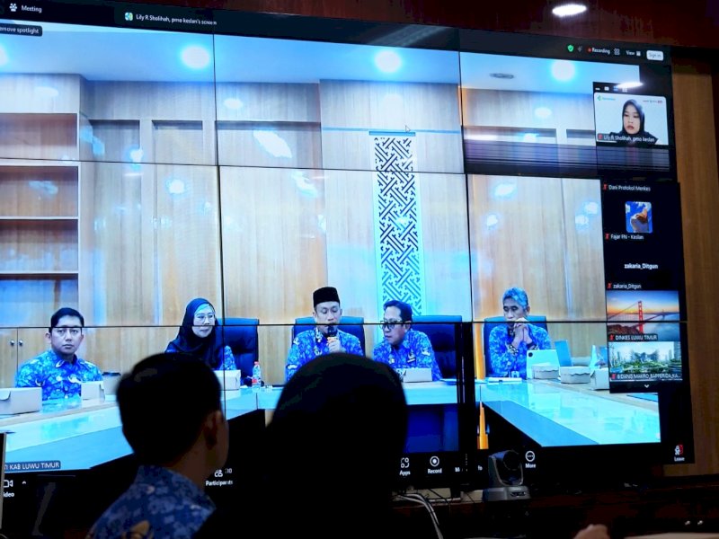 Bupati Luwu Timur, Irwan Bachri Syam, menghadiri rapat persiapan audiensi dengan Menteri Kesehatan Republik Indonesia yang dilaksanakan secara daring melalui Zoom Meeting, Kamis (1/10/2026). @Jejakfakta/dok. Humas Pemkab Lutim