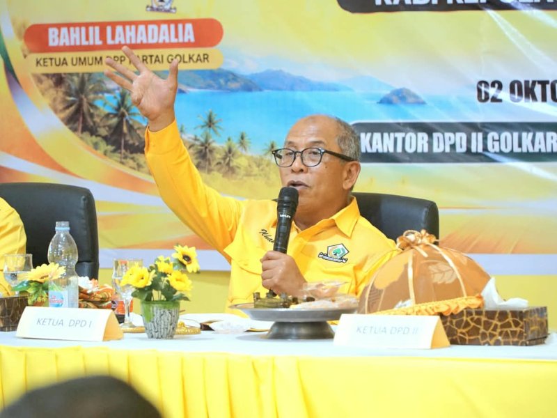 Ketua DPD I Partai Golkar Sulawesi Selatan, Ilham Arief Sirajuddin (IAS), saat menghadiri konsolidasi Pengurus Golkar Selayar di Kantor DPD II Golkar, Benteng, Jumat (2/10/2026). @Jejakfakta/Erwin Ijarta